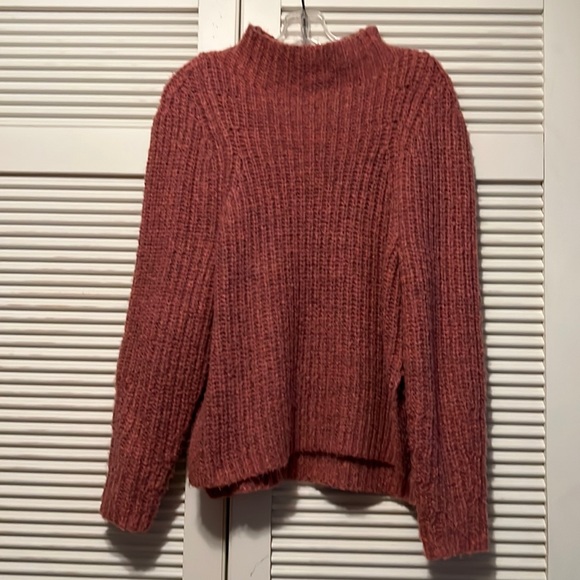 LEITH Chunky Mock Neck High-Low Sweater - Picture 2 of 9